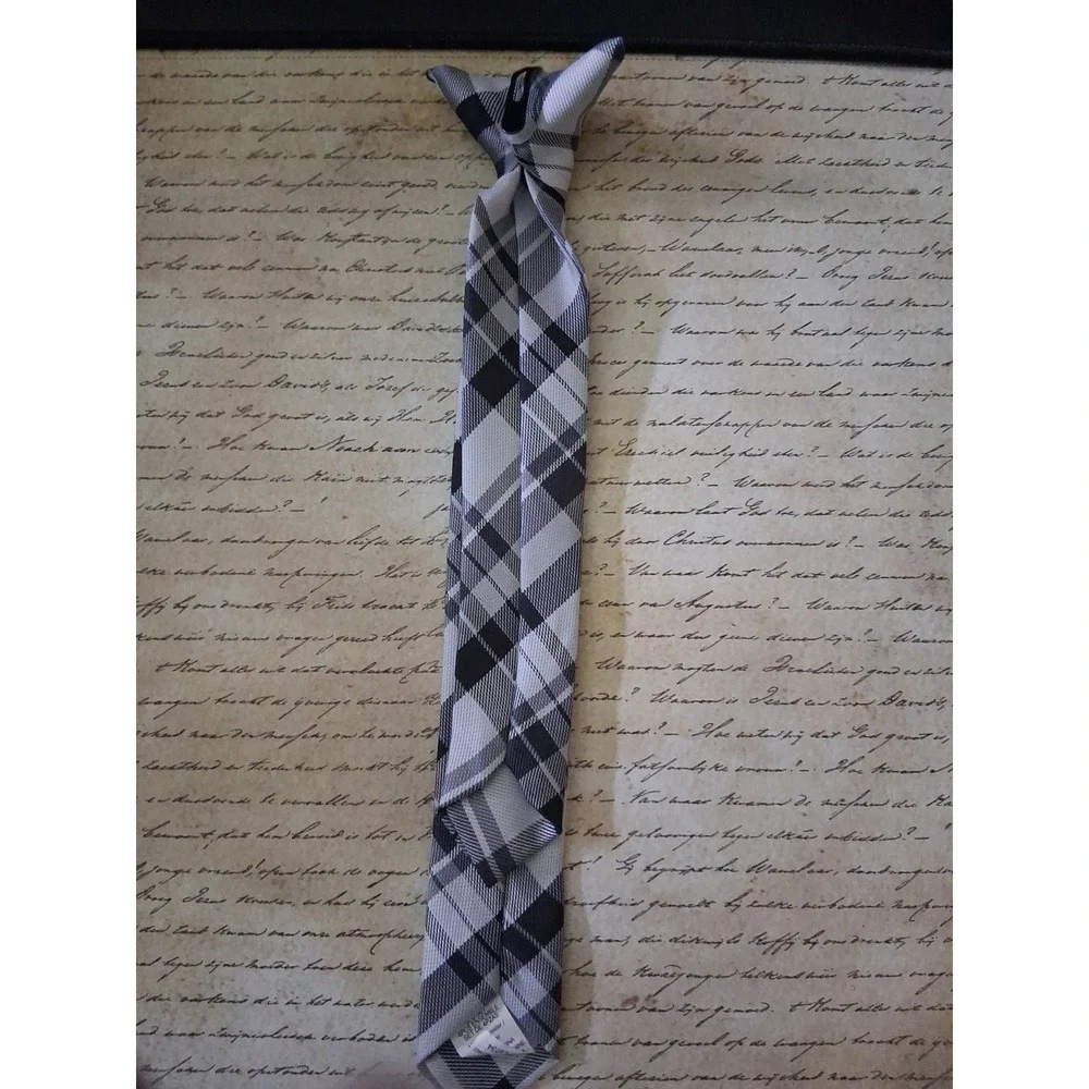 Kenneth Cole Reaction lot polyester